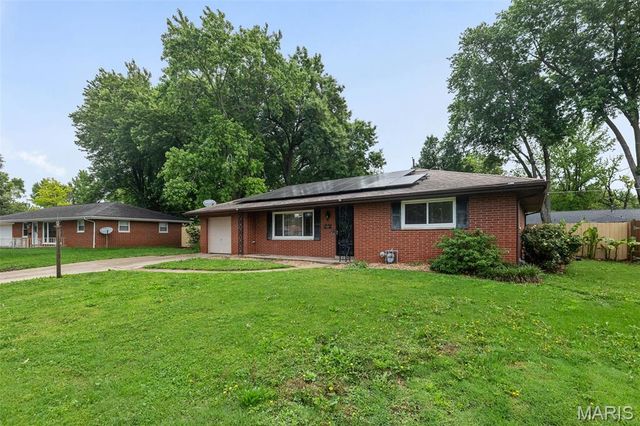 22 Buckingham Road, Belleville, IL 62226