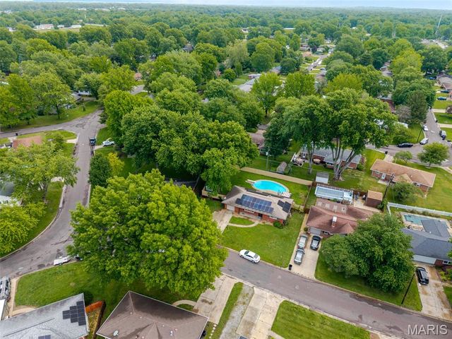 22 Buckingham Road, Belleville, IL 62226