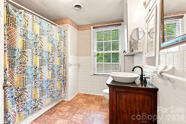 704 N Washington Street, Shelby, NC 28150