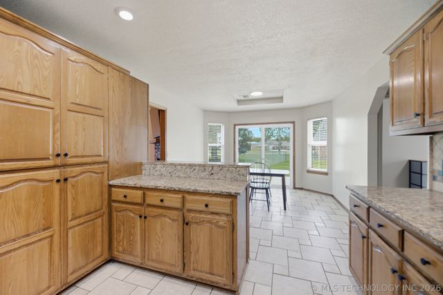 17621 E 80th Street North, Owasso, OK 74055