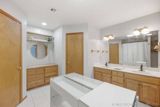 17621 E 80th Street North, Owasso, OK 74055