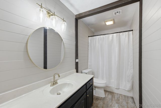 17621 E 80th Street North, Owasso, OK 74055