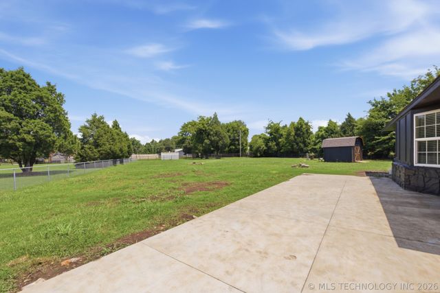 17621 E 80th Street North, Owasso, OK 74055