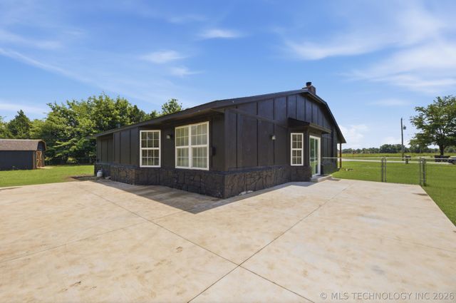 17621 E 80th Street North, Owasso, OK 74055