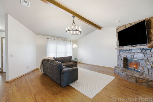 17621 E 80th Street North, Owasso, OK 74055
