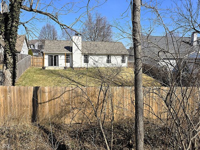 7009 Thousand Oaks Lane, Indianapolis, IN 46214