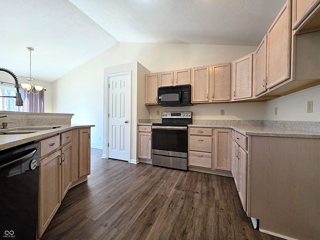 7009 Thousand Oaks Lane, Indianapolis, IN 46214