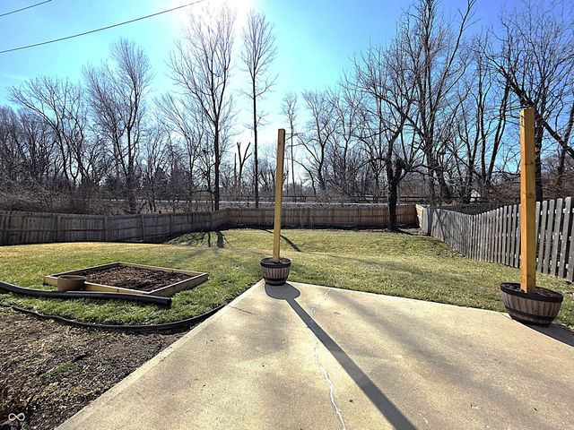 7009 Thousand Oaks Lane, Indianapolis, IN 46214