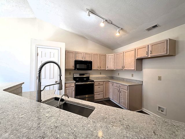 7009 Thousand Oaks Lane, Indianapolis, IN 46214