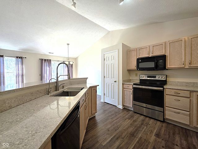 7009 Thousand Oaks Lane, Indianapolis, IN 46214