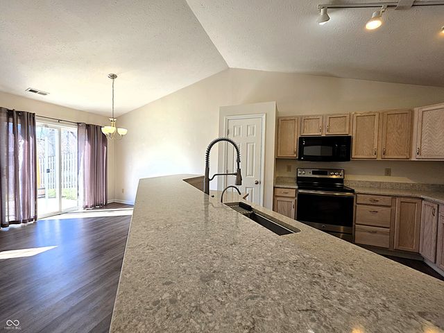 7009 Thousand Oaks Lane, Indianapolis, IN 46214