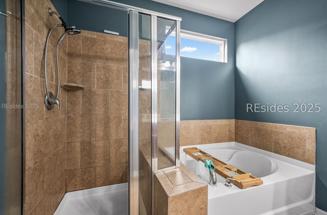 2 Keowee Ln, Beaufort, SC 29906