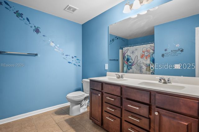 2 Keowee Ln, Beaufort, SC 29906