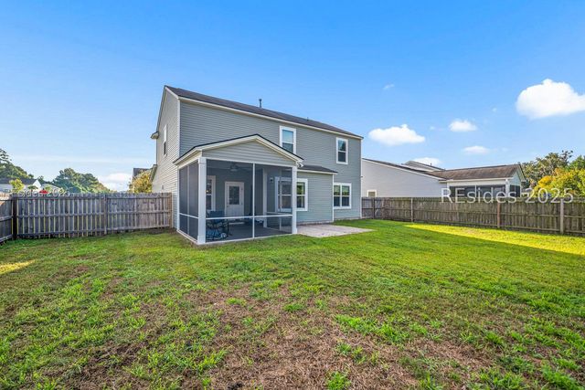 2 Keowee Ln, Beaufort, SC 29906