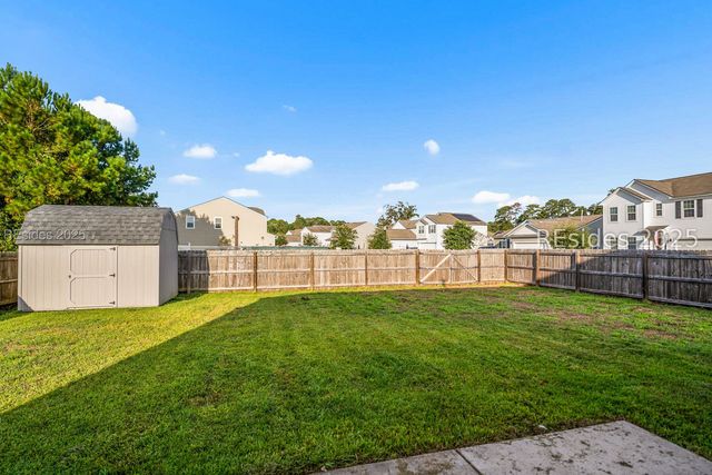 2 Keowee Ln, Beaufort, SC 29906