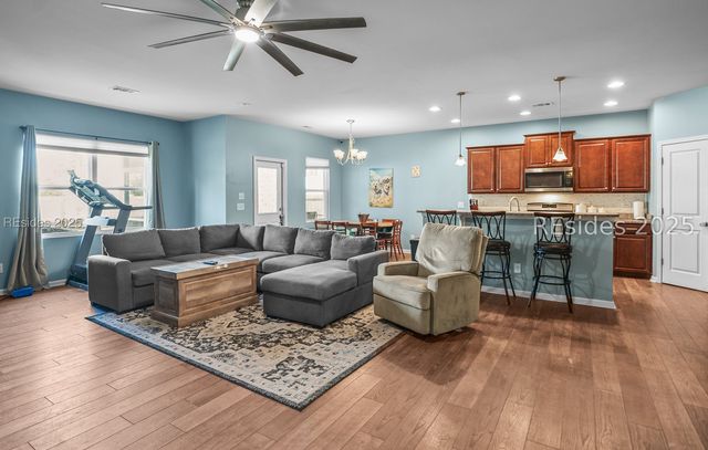 2 Keowee Ln, Beaufort, SC 29906