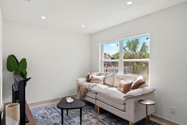 7331 36TH AVENUE N, St Petersburg, FL 33710