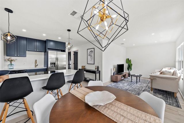 7331 36TH AVENUE N, St Petersburg, FL 33710