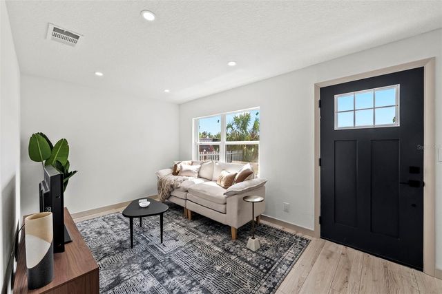 7331 36TH AVENUE N, St Petersburg, FL 33710