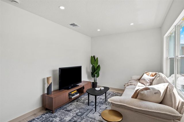 7331 36TH AVENUE N, St Petersburg, FL 33710