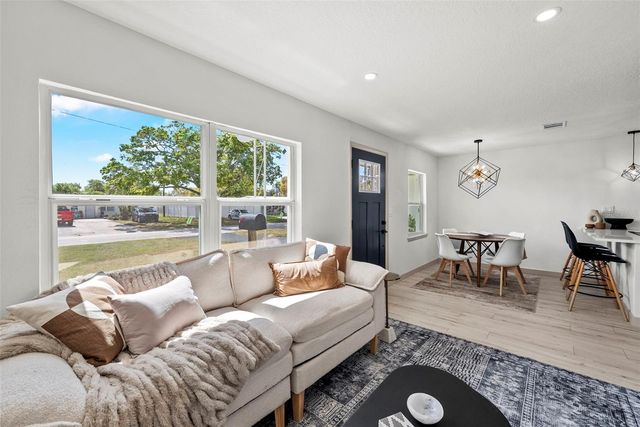 7331 36TH AVENUE N, St Petersburg, FL 33710