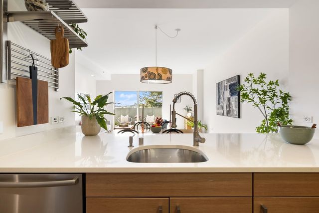 6465 6465 San Pablo Ave 306, Oakland, CA 94608