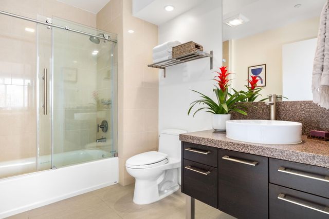 6465 6465 San Pablo Ave 306, Oakland, CA 94608