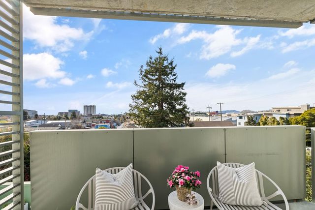 6465 6465 San Pablo Ave 306, Oakland, CA 94608