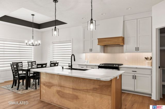 921 N 105th Street, Lincoln, NE 68527