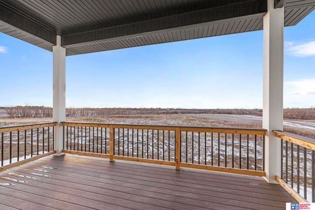 921 N 105th Street, Lincoln, NE 68527