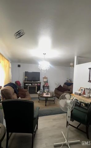 913 CHERRY HILLS Drive, Bakersfield, CA 93309