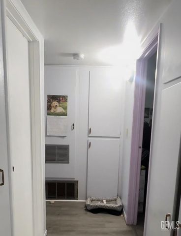 913 CHERRY HILLS Drive, Bakersfield, CA 93309