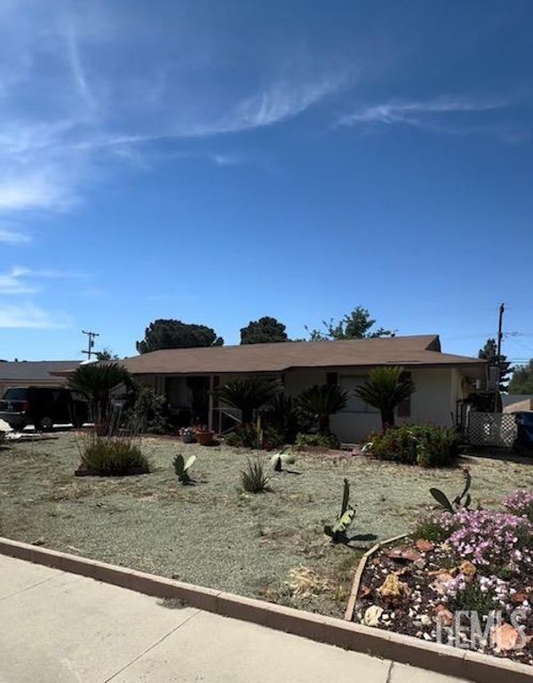 913 CHERRY HILLS Drive, Bakersfield, CA 93309