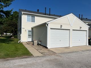498 Meadow Green Lane, Round Lake Beach, IL 60073