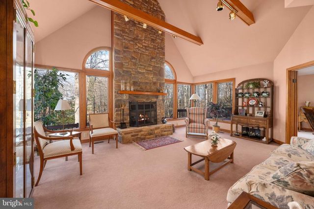 54 TARA CIR, Bumpass, VA 23024