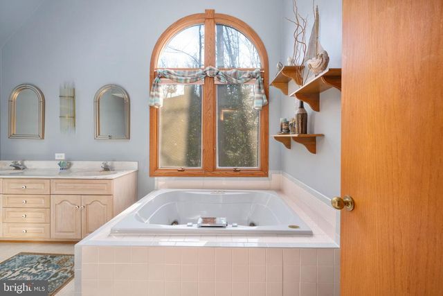 54 TARA CIR, Bumpass, VA 23024