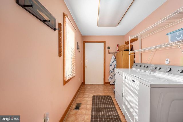 54 TARA CIR, Bumpass, VA 23024