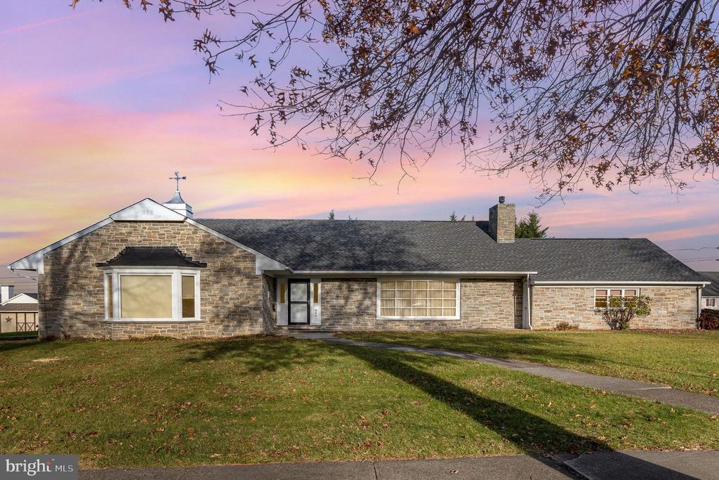 449 GLENWYN DRIVE, Littlestown, PA 17340