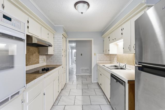 207 Fairway Drive, Conway, AR 72034