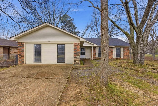207 Fairway Drive, Conway, AR 72034