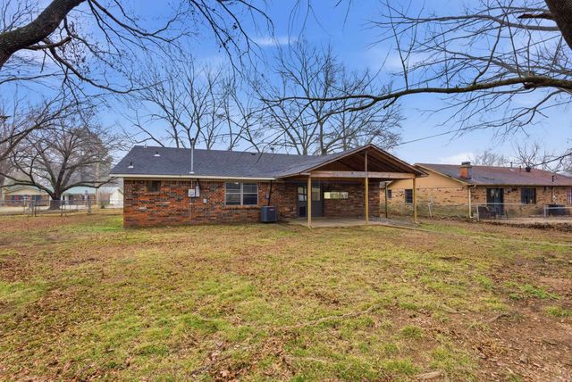 207 Fairway Drive, Conway, AR 72034