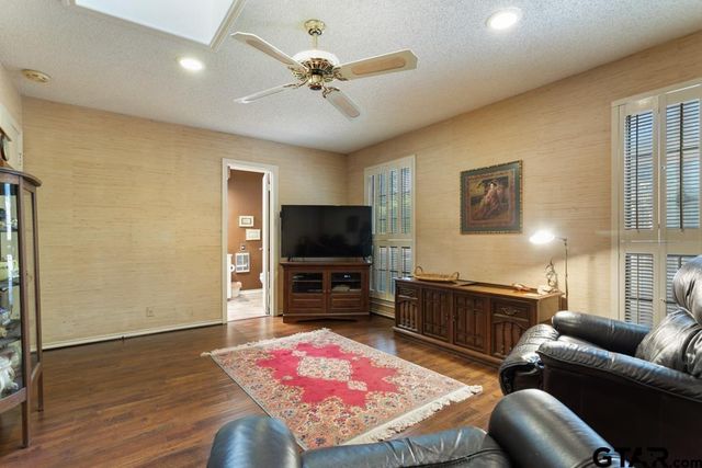 1639 Tanglewood Dr E., Hideaway, TX 75771