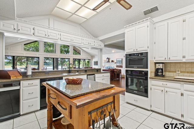 1639 Tanglewood Dr E., Hideaway, TX 75771