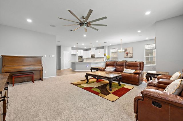 14004 Lyndon B Johnson ST, Manor, TX 78653