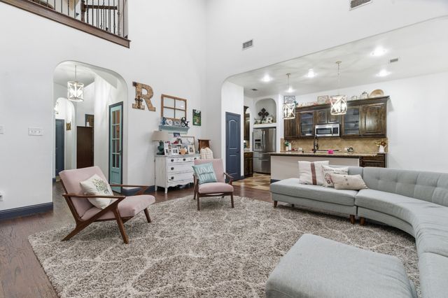 6876 Foghorn Lane, Grand Prairie, TX 75054