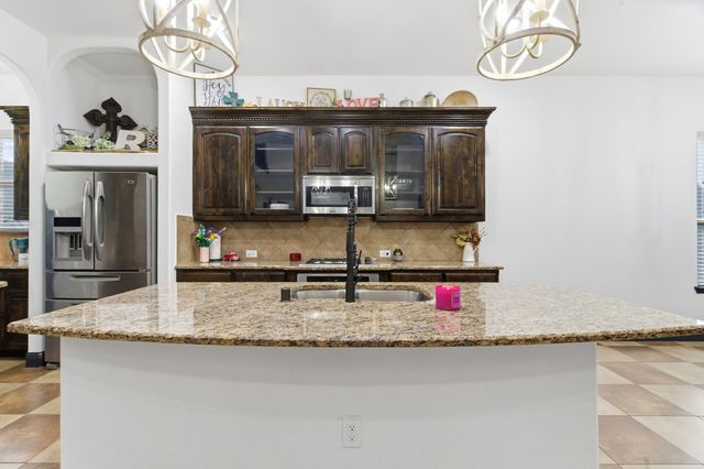 6876 Foghorn Lane, Grand Prairie, TX 75054