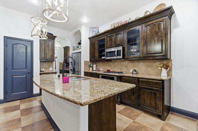 6876 Foghorn Lane, Grand Prairie, TX 75054