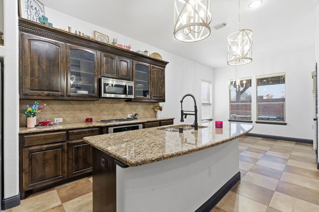 6876 Foghorn Lane, Grand Prairie, TX 75054