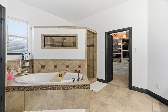 6876 Foghorn Lane, Grand Prairie, TX 75054