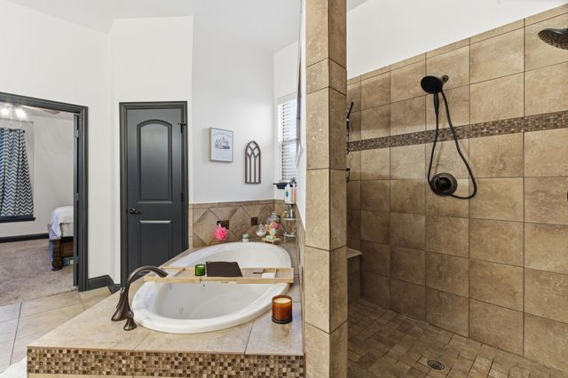 6876 Foghorn Lane, Grand Prairie, TX 75054